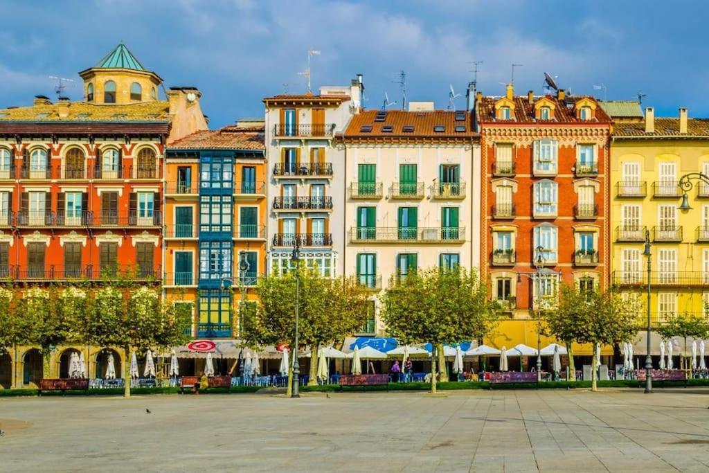 Acogedor Apartamento En El Corazon De Pamplona Exterior foto